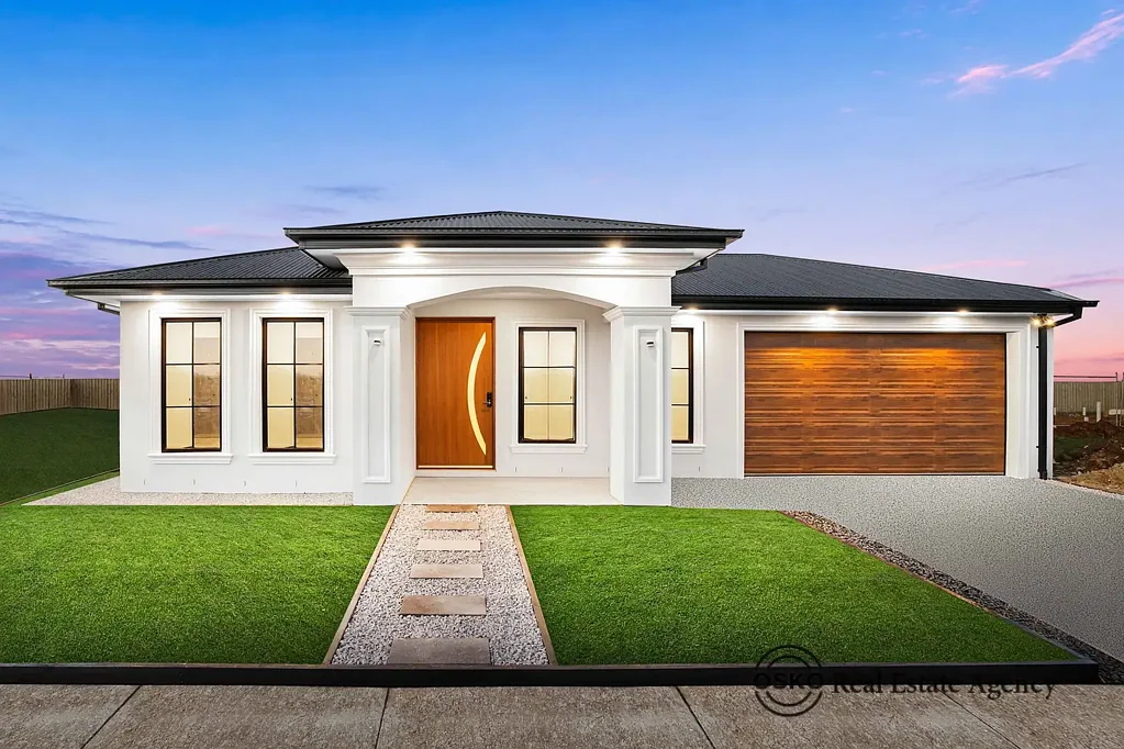 Deanside 4બેડરૂમ FRENCH PROVINCIAL ELEGANCE WITH TWO MASTER SUITES

4 Shivay Street, Deanside VIC 3336
