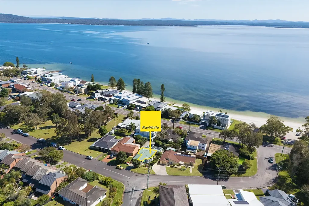 1/4 Pantowora Street, Corlette, NSW 2315