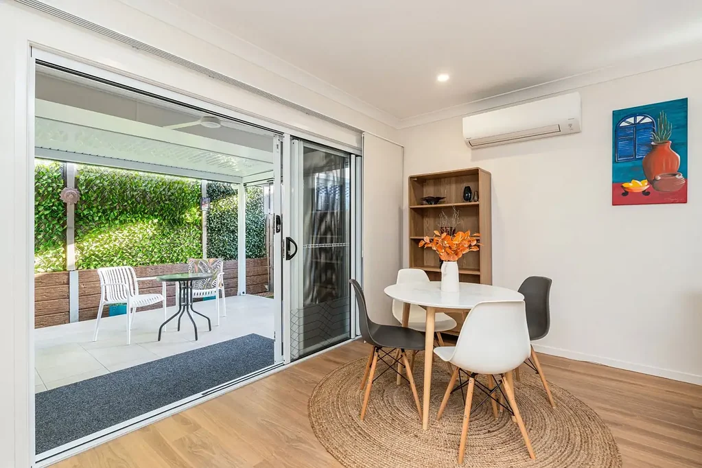 Urangan 2Kwarto Stylish Living, Nothing to Do