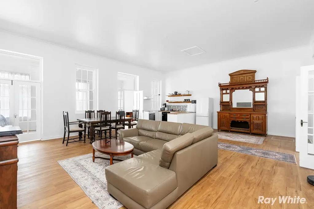 MASSIVE SHARE HOUSE SPACE!!