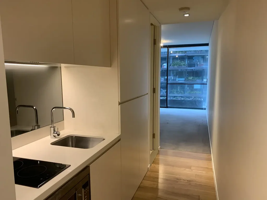 MODERN STUDIO WITH BILLS INCLUDED IN CENTRAL PARK