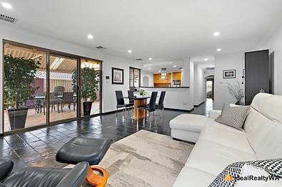 Willetton 5房  RARE GEM ON PRIME LOCATION ; RENOVATED & GORGEOUS LANDSCAPING