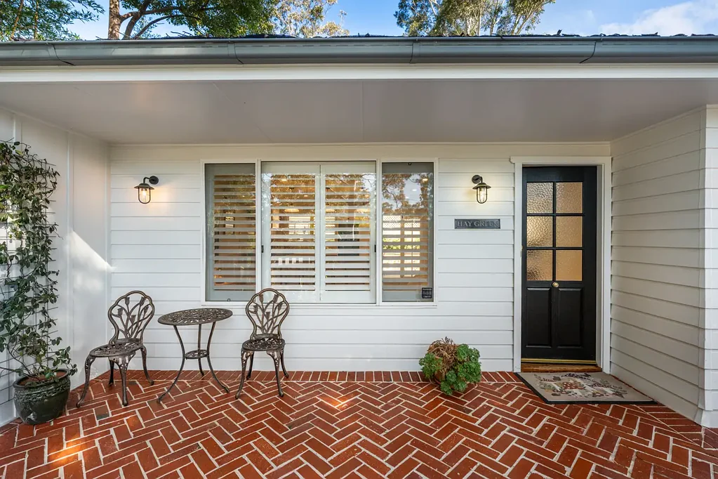Wyoming 3 Bedroom Timeless Coastal Cottage!