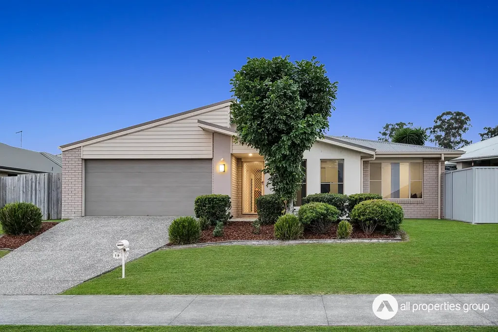 19 Phoebe Way, Gleneagle, QLD 4285