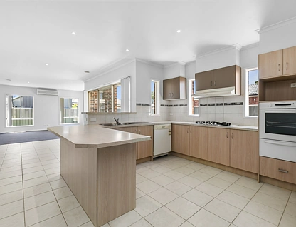 6 Condamine Avenue, Manor Lakes, South West Melbourne, 4 침실, 2 욕실, House