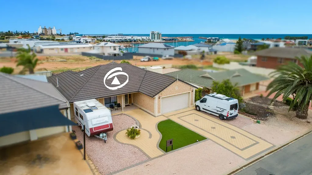 Wallaroo 3Kwarto Modern Marina Living – Style, Comfort & Location
