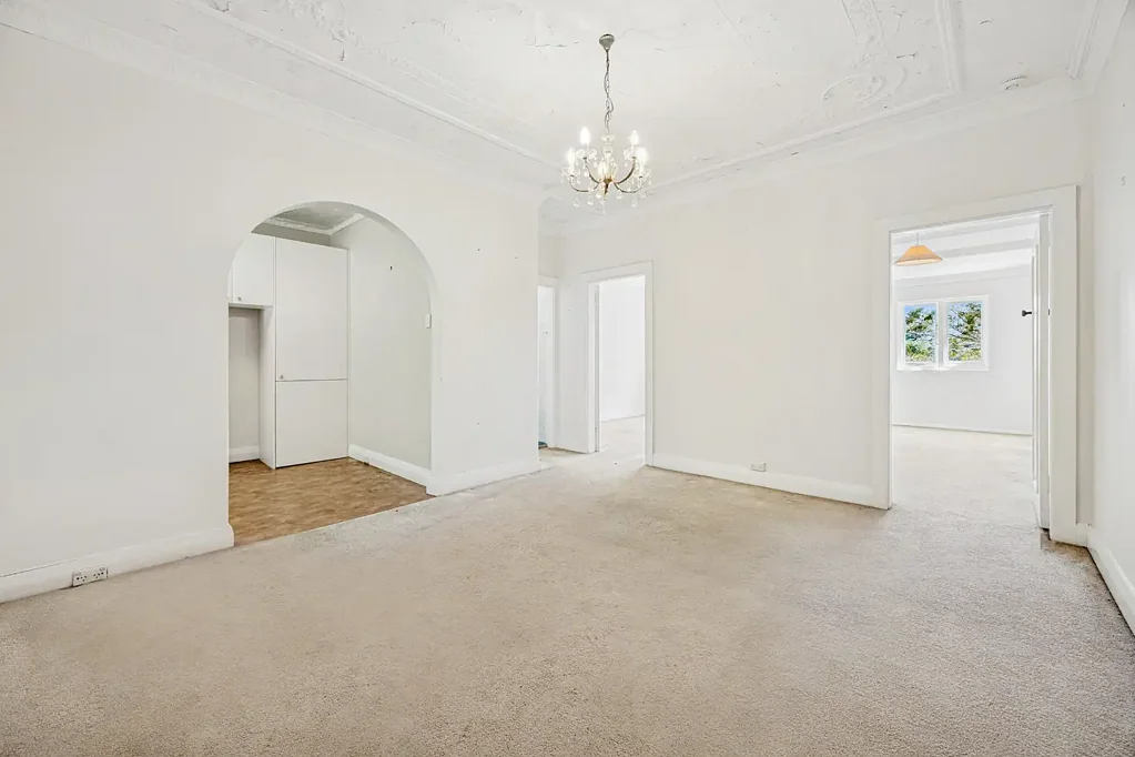 Rose Bay 2 Slaapkamer Prime Coastal Art Deco Apartment With Lock-Up Garage & Endless Potential