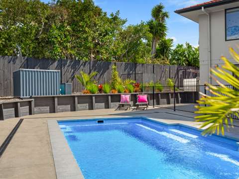 Gulf Harbour 4部屋 The Ultimate Family Home with Views & Pool