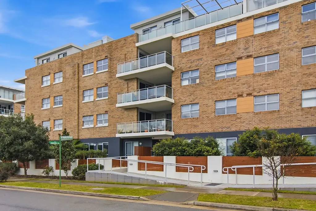 North Kellyville 2침실 Stylish Apartment Living with a Dedicated Study Nook in the Heart of North Kellyville