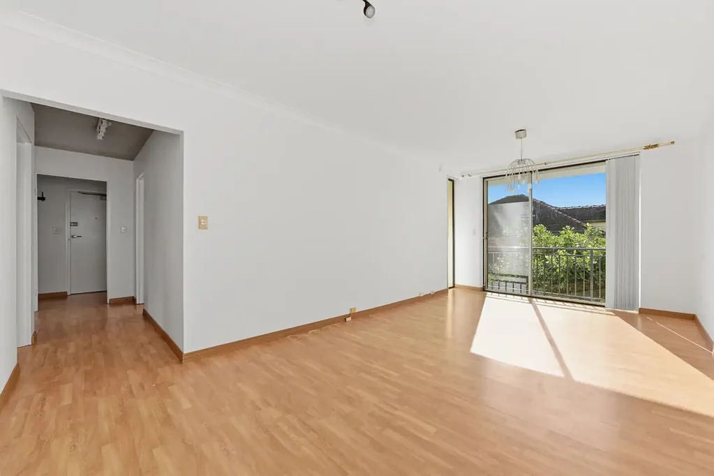 Stunning 2-bedroom apartment with spectacular water views