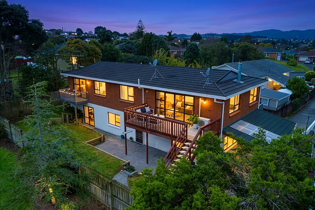 Henderson 7બેડરૂમ Two in One. Huge Home. Separate Accommodation.