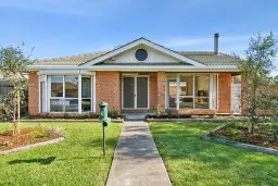 2 Kantara Crescent, Lara