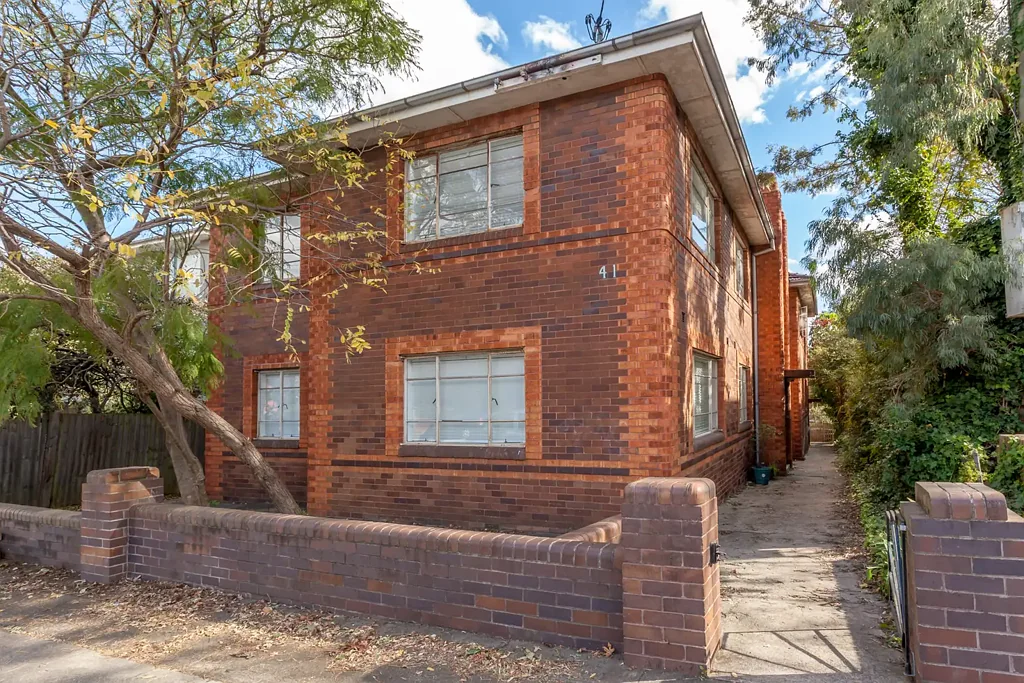 Bright, Stylish And Sun Lit Gem In The Heart Of Petersham
