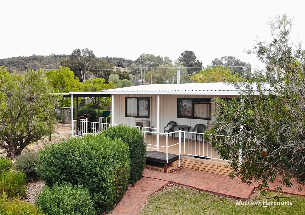 4 George Street, Kellerberrin, WA 6410