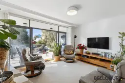 2/10 Hardy Street, South Perth