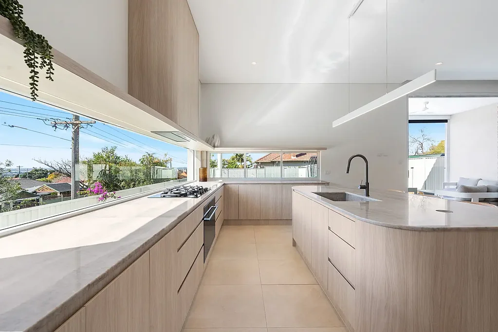 Gorgeous Home Elevates the Standard of Modern Family Living