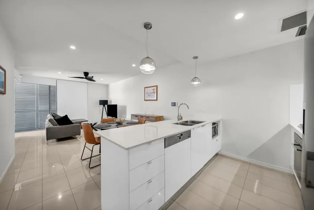 West End 3 Slaapkamer Spacious Inner-City Living Without Compromise