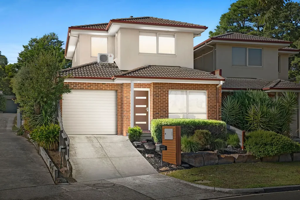 2C Zina Grove, Mooroolbark, VIC 3138