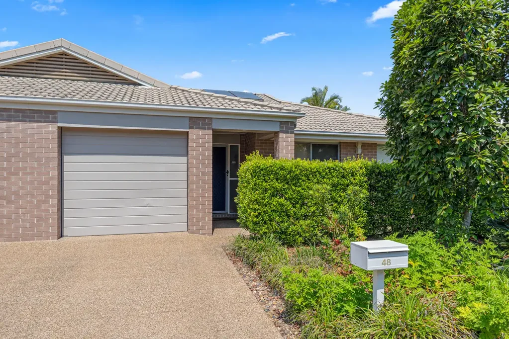 Urangan 3ਬੈੱਡਰੂਮ Resort-Style Living in a Secure Gated Community – 3 Bedroom Duplex in The Domain, Urangan