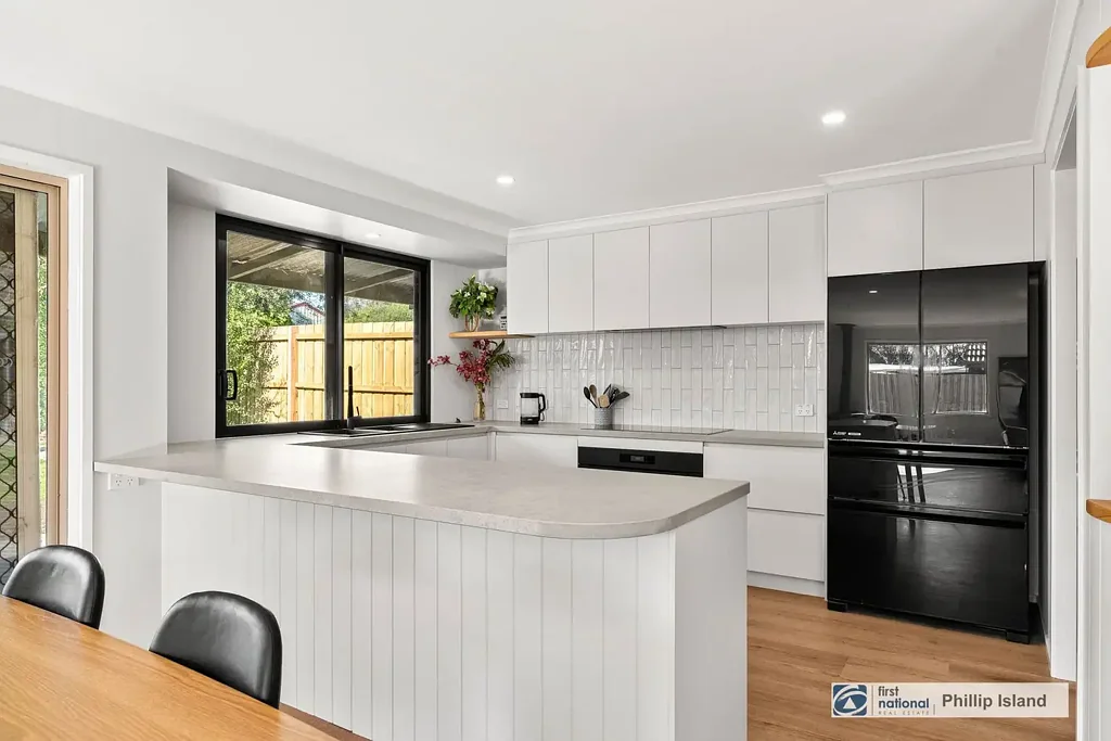 Cowes 4chambre RENOVATED COASTAL HAVEN WITH 6KW SOLAR POWER