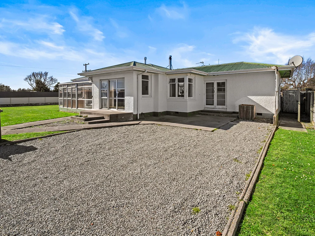 Allenton 3 Bedroom Three bedroom home with modern updates