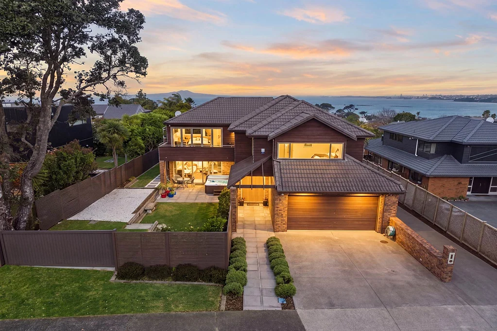 Torbay 4房 坐拥绝美海景，宽敞空间+卓越品质，尽享Torbay滨海生活！ Coastal Living with Stunning Sea Views