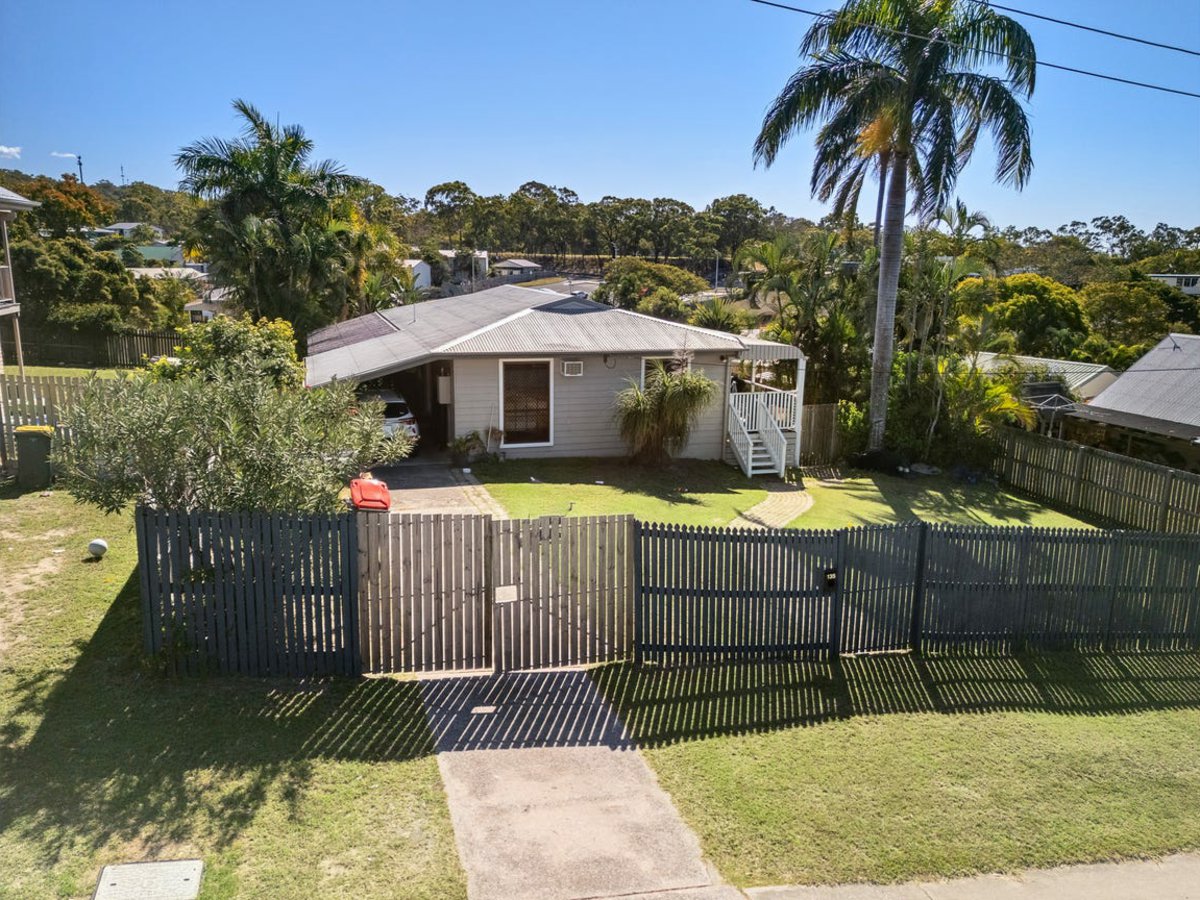 135 MALPAS ST, BOYNE ISLAND QLD 4680, 0 chambres, 0 salles de bain, House