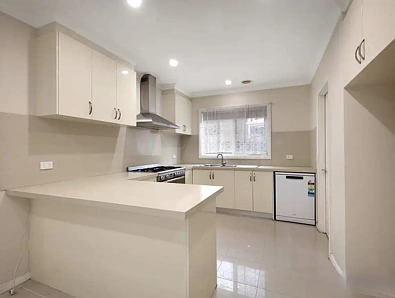 1/12 Wareham Street, Springvale, VIC 3171, 3房, 2浴, Townhouse