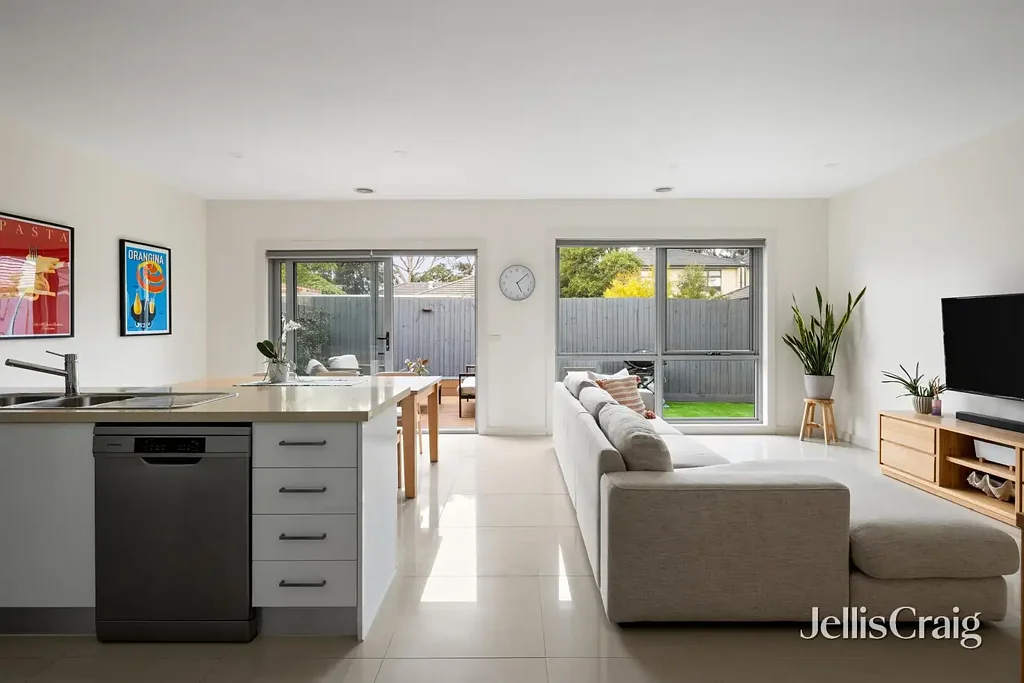 Altona North 3ਬੈੱਡਰੂਮ A Private Rear Residence, Free from Body Corporate Fees