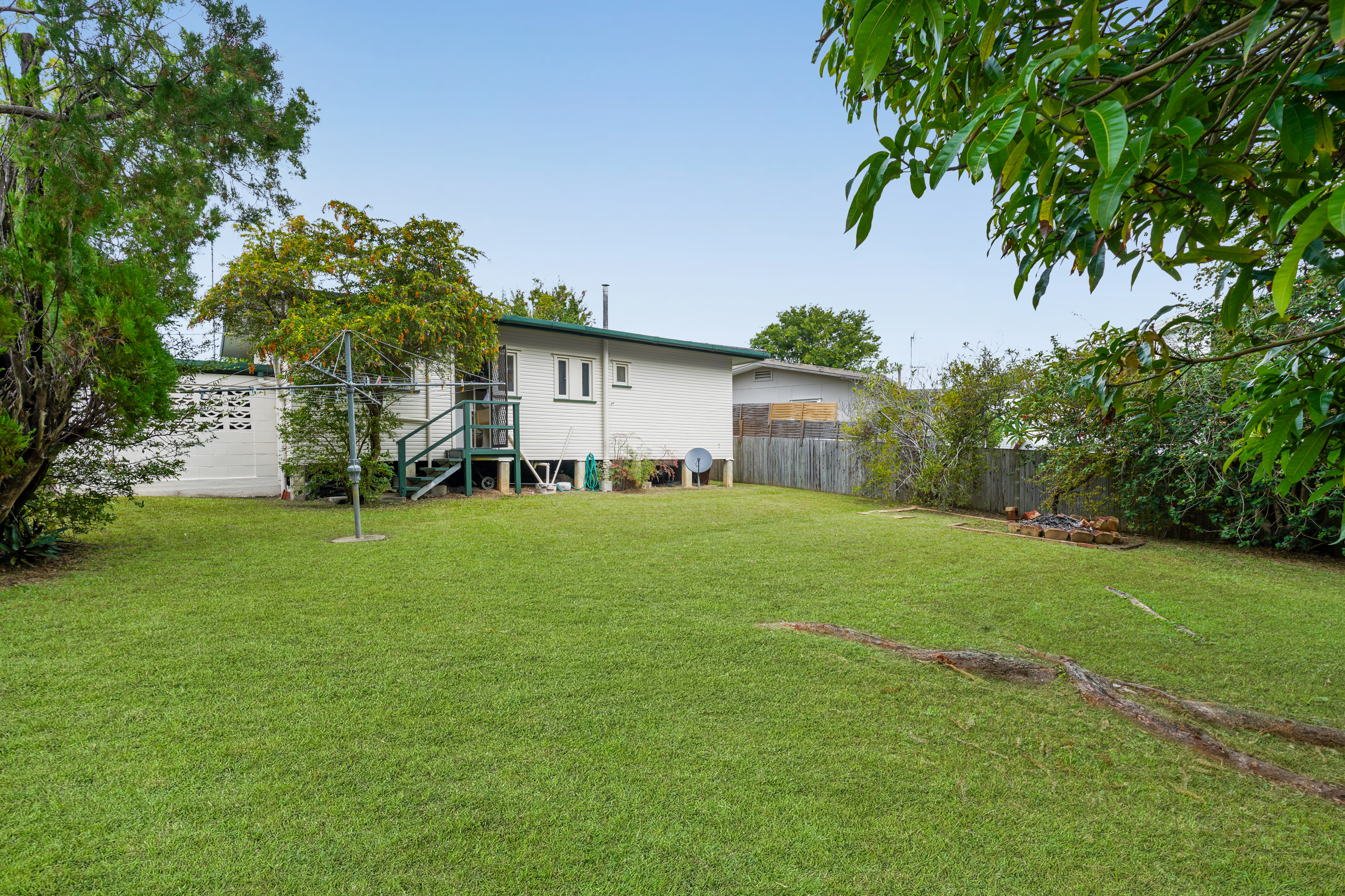 13 LIND AV, SOUTHPORT QLD 4215, 0 rūma, 0 rūma horoi, House