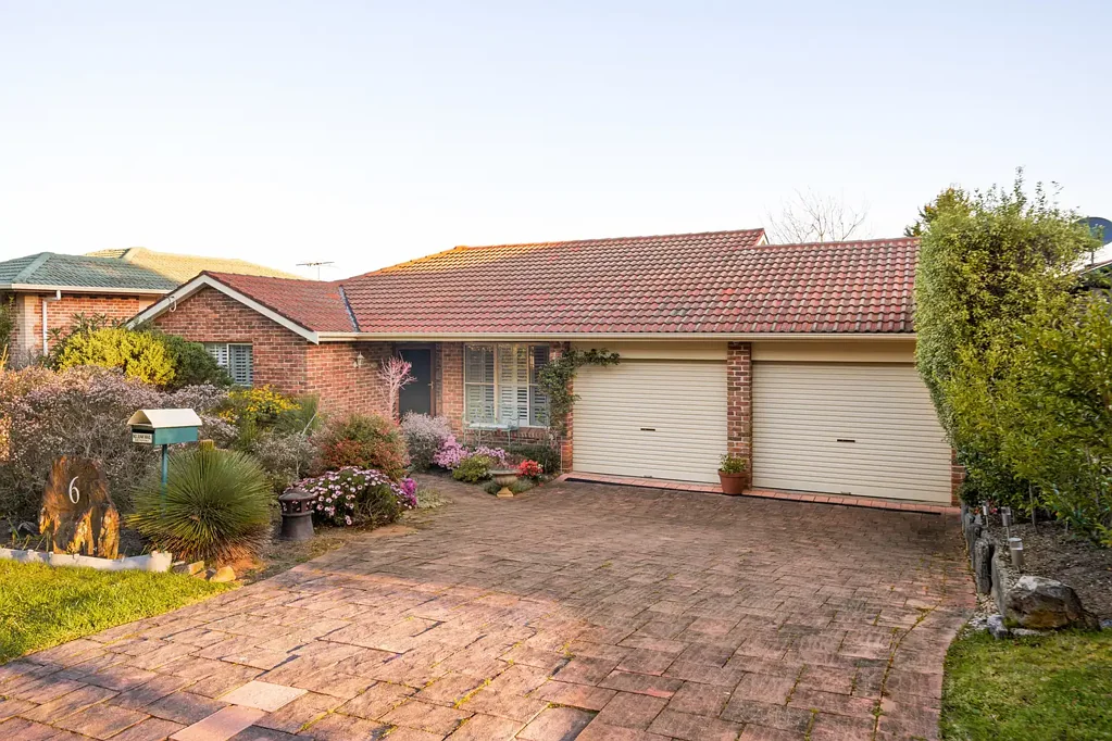 Wentworth Falls 3房 备受追捧地段附近的宁静生活 Peaceful Living Near a Sought-After Location