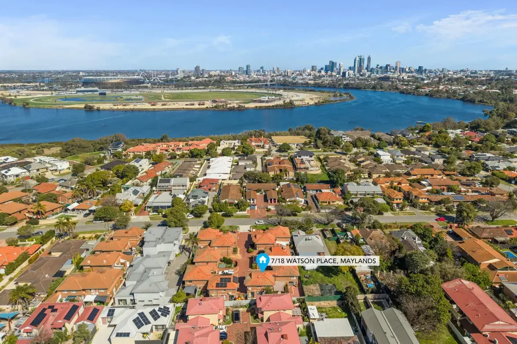 Maylands 3ਬੈੱਡਰੂਮ DELUXE TOWNHOUSE IN TOP LOCATION