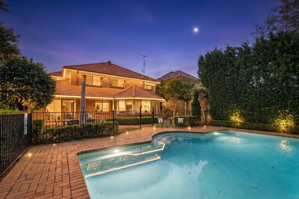 Cherrybrook 5Kwarto Crown Jewel of Cherrybrook: Master-built Binet Family Domain!
