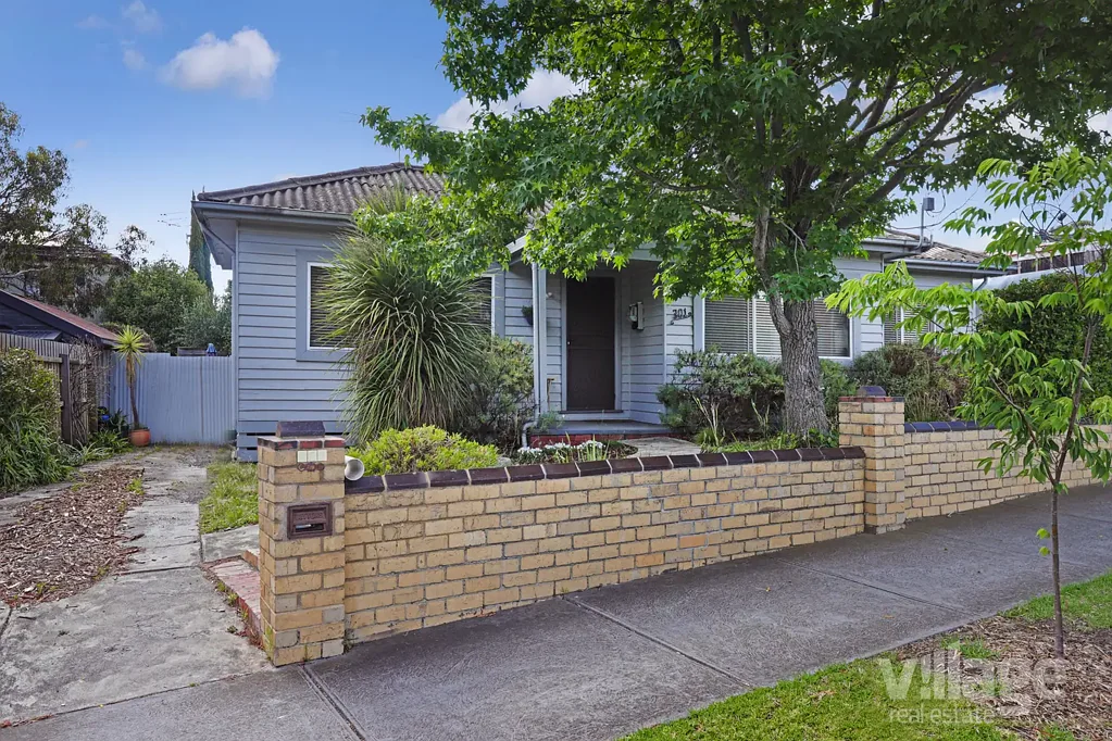 Cosy Home in Great Location!