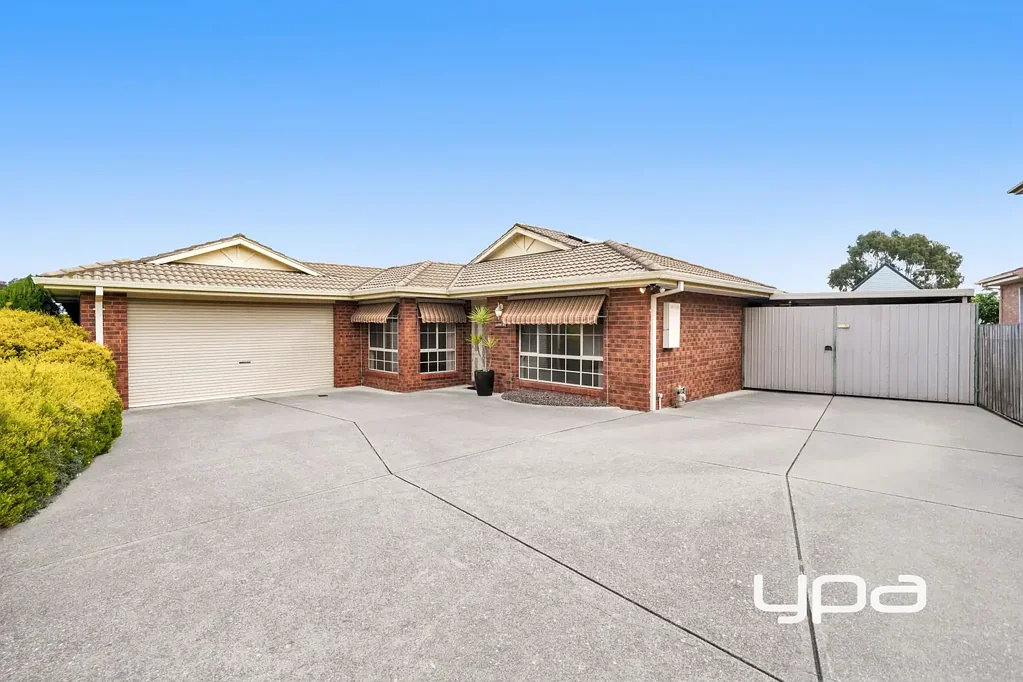 1 Rossiter Avenue, Roxburgh Park, VIC 3064