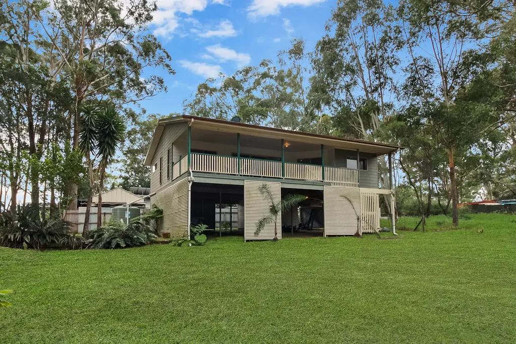 Russell Island 3 Bedroom Spacious Highset on 900m² in Quiet Northern Cul-de-sac
