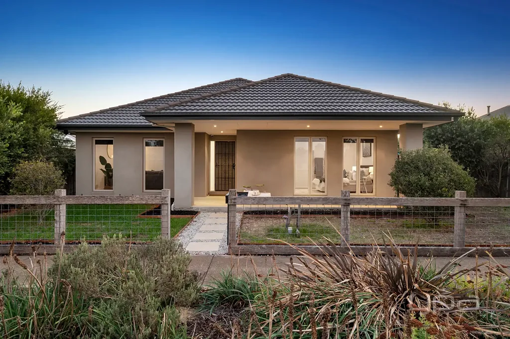33 Bendigo Drive, Eynesbury, VIC 3338
