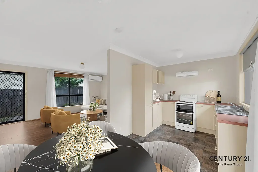 Seven Hills 3chambre A Rare Find: East-Facing Updated Brick Home With No Strata Fees – 600m to Train Station!!