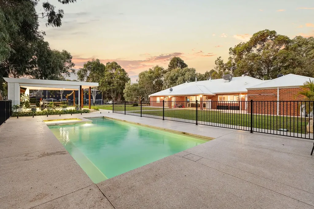 24 Cinnamon Meander, Two Rocks, WA 6037