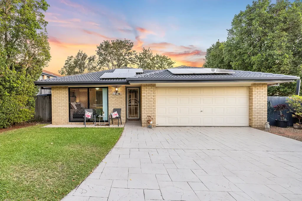 11 Crown Place, Carindale, QLD 4152