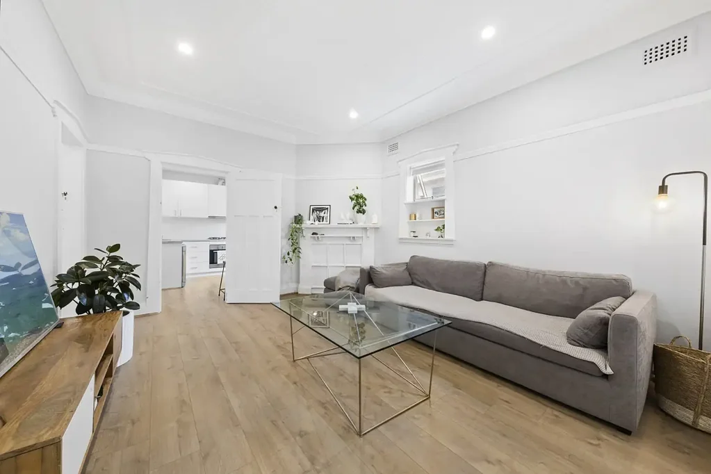 Charming Two-Bedroom Home with additional Study