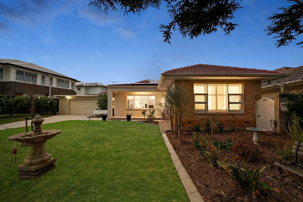Campbelltown 3Zimmer Golden Opportunity: Fifties Charm On 640sqm In A Quiet Cul-De-Sac