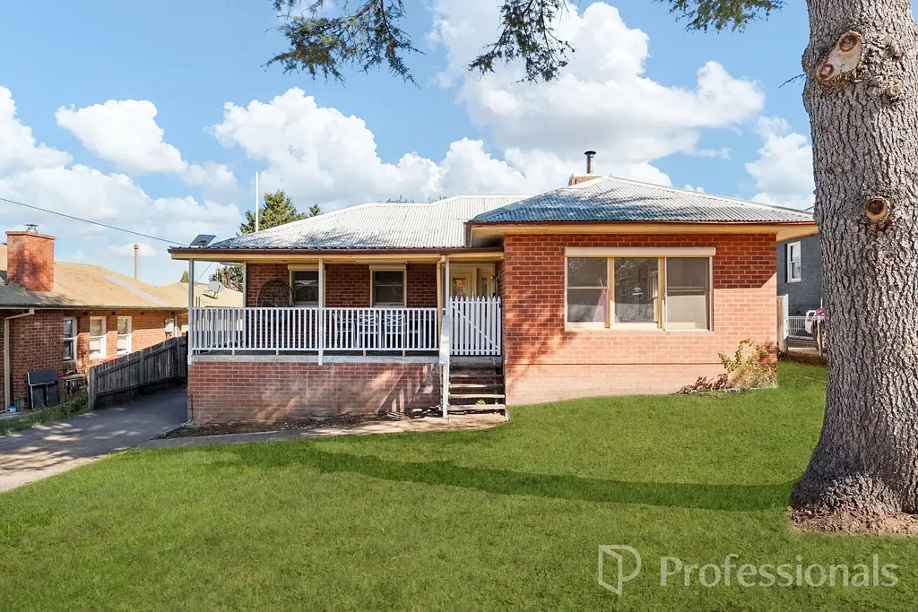 West Bathurst 3房  Endless Potential on a Generous 847sqm Block