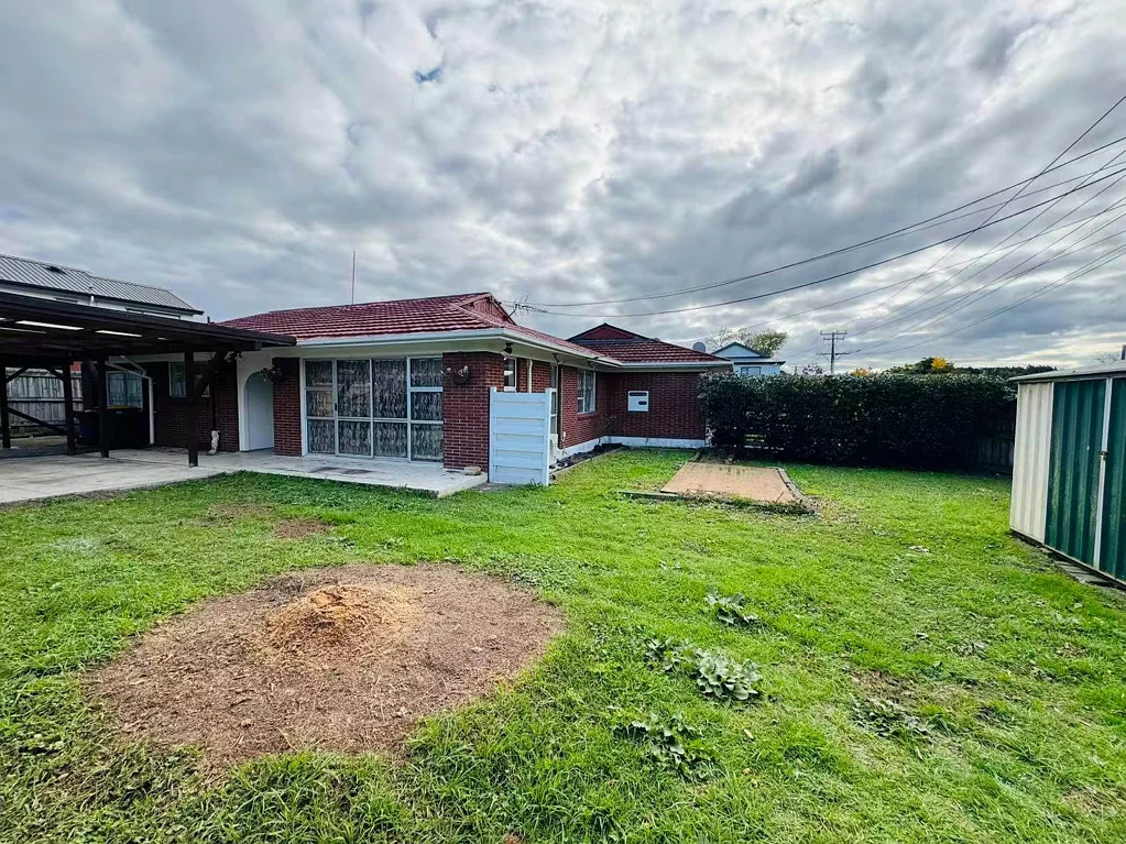 A LOVELY THREE BEDROOM UNIT