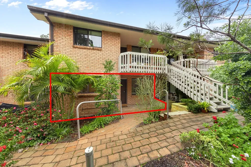 Normanhurst 2Moenga Easy Ground Floor Living in a Leafy Over-55s Village Setting