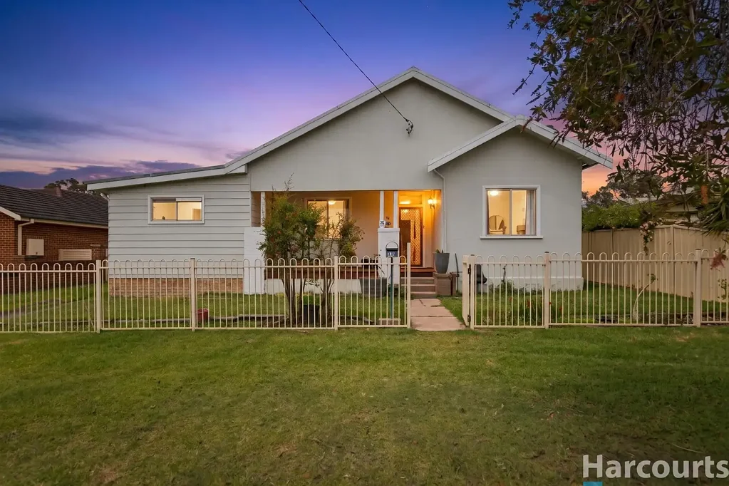 Pelaw Main 5房  Fantastic Potential on Big Dual-Access Block