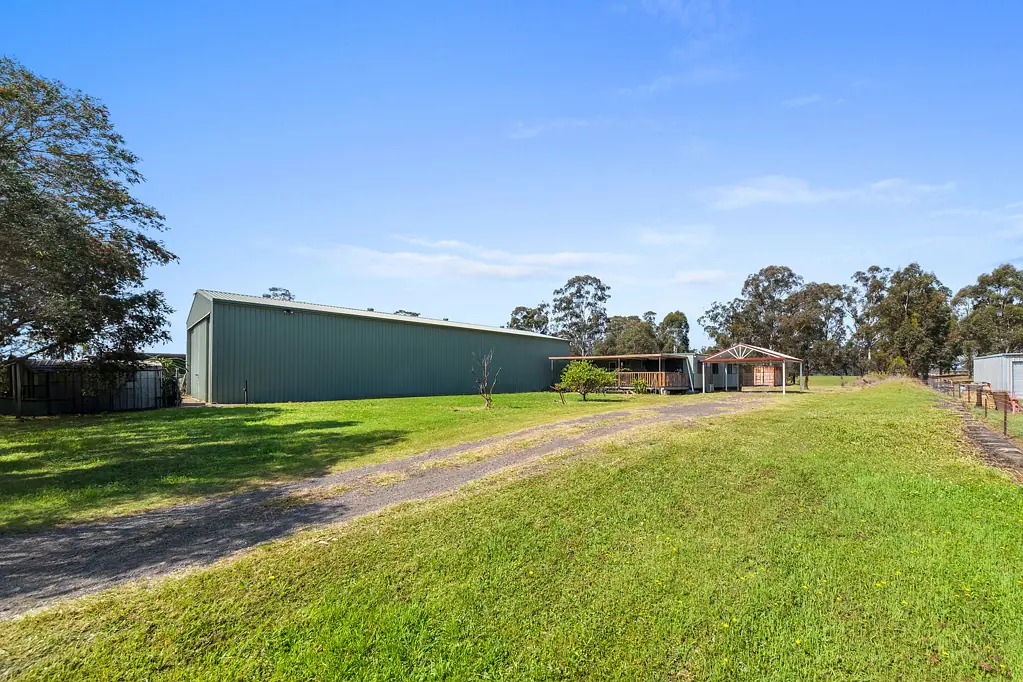 Llandilo 3房 2.5 无洪涝英亩土地，带巨大棚屋 2.5 Flood Free Acres with a Huge Shed