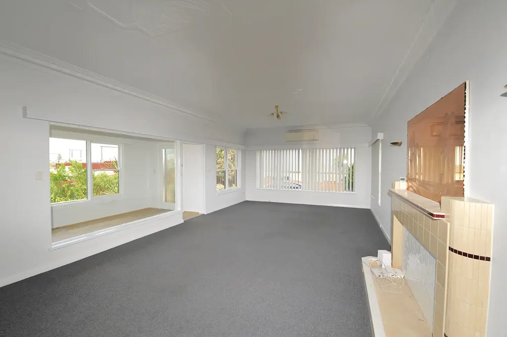 Stunning Townhouse - A Perfect Blend of Comfort & Convenience