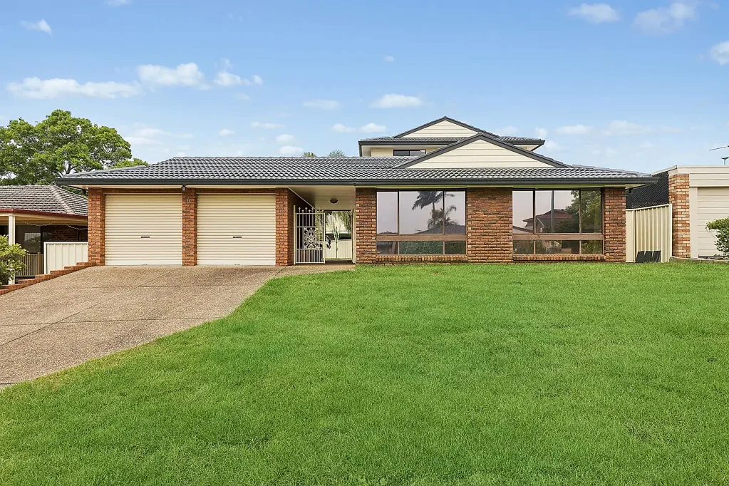 9 Curl Curl Place, Woodbine, NSW 2560