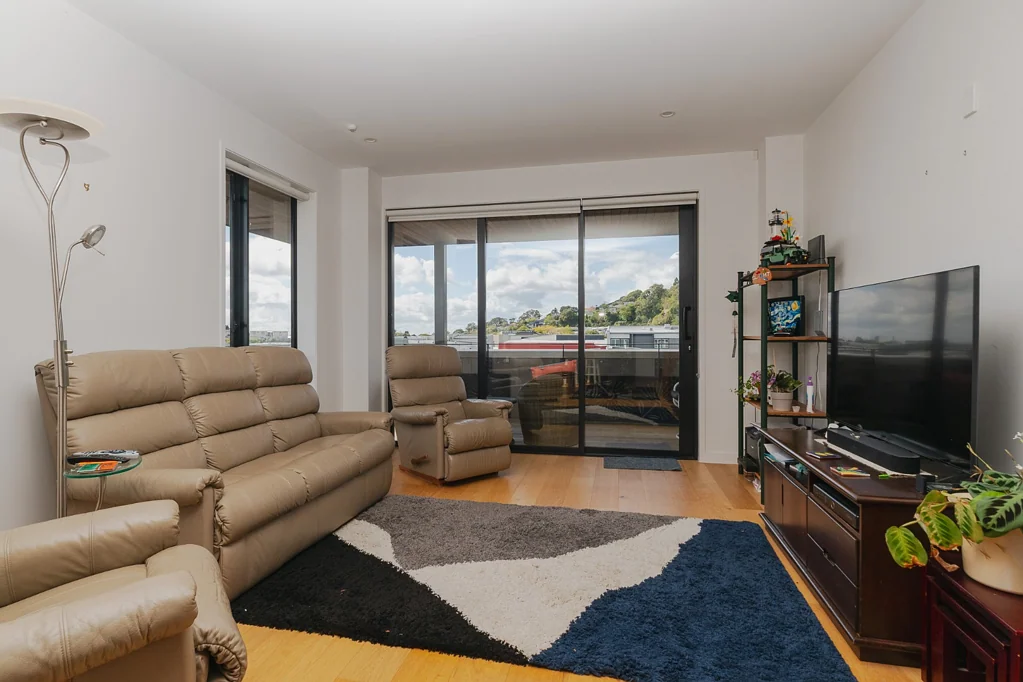 Modern 3-Bedroom Apartment with Stunning Views!
